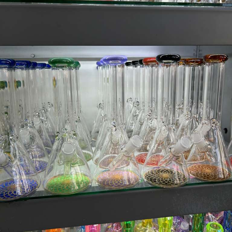 Wholesale 10 Inch Heavy Clear Design Base Beaker Bong – Best-Selling