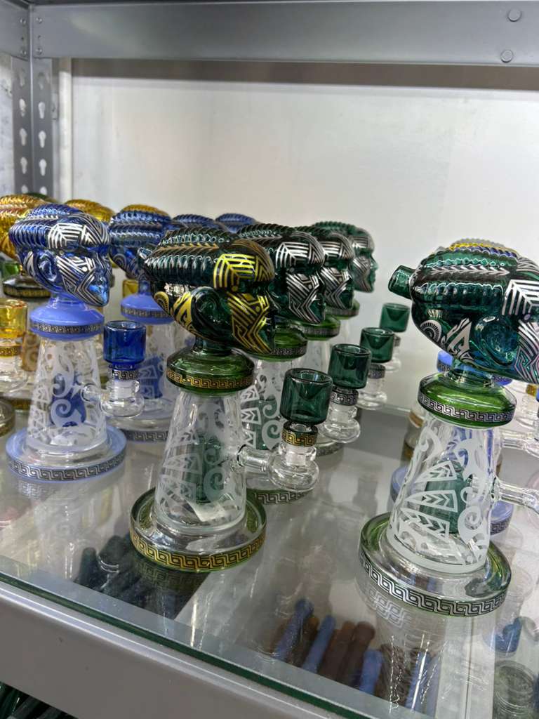 Wholesale 8 Alien Culture Bong – Best-Selling